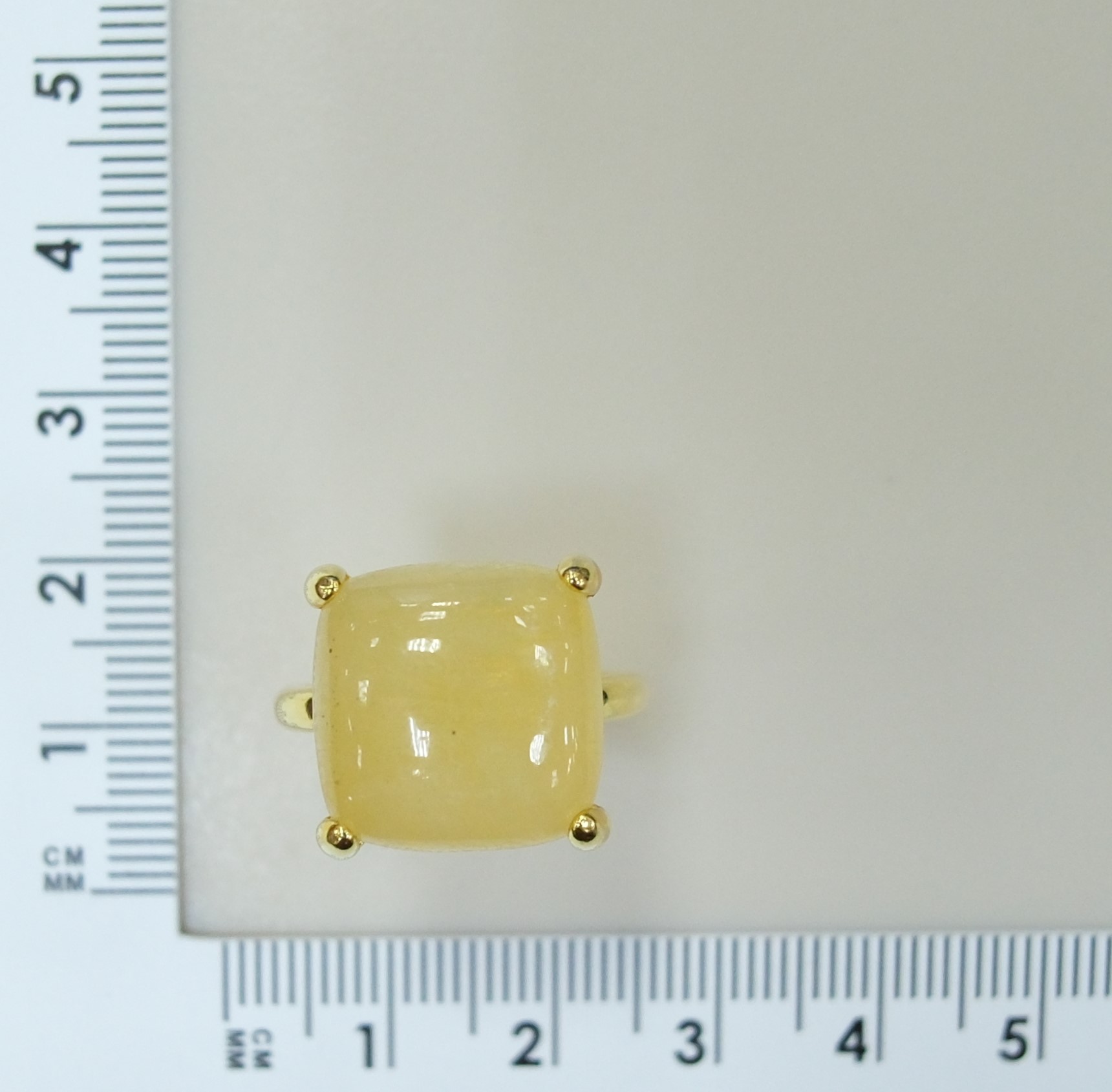 Серебряное кольцо с желтым бериллом